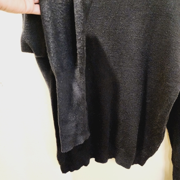 CYRUS Black VNeck Turf Long Sleeves Sweater size M - Picture 4 of 10